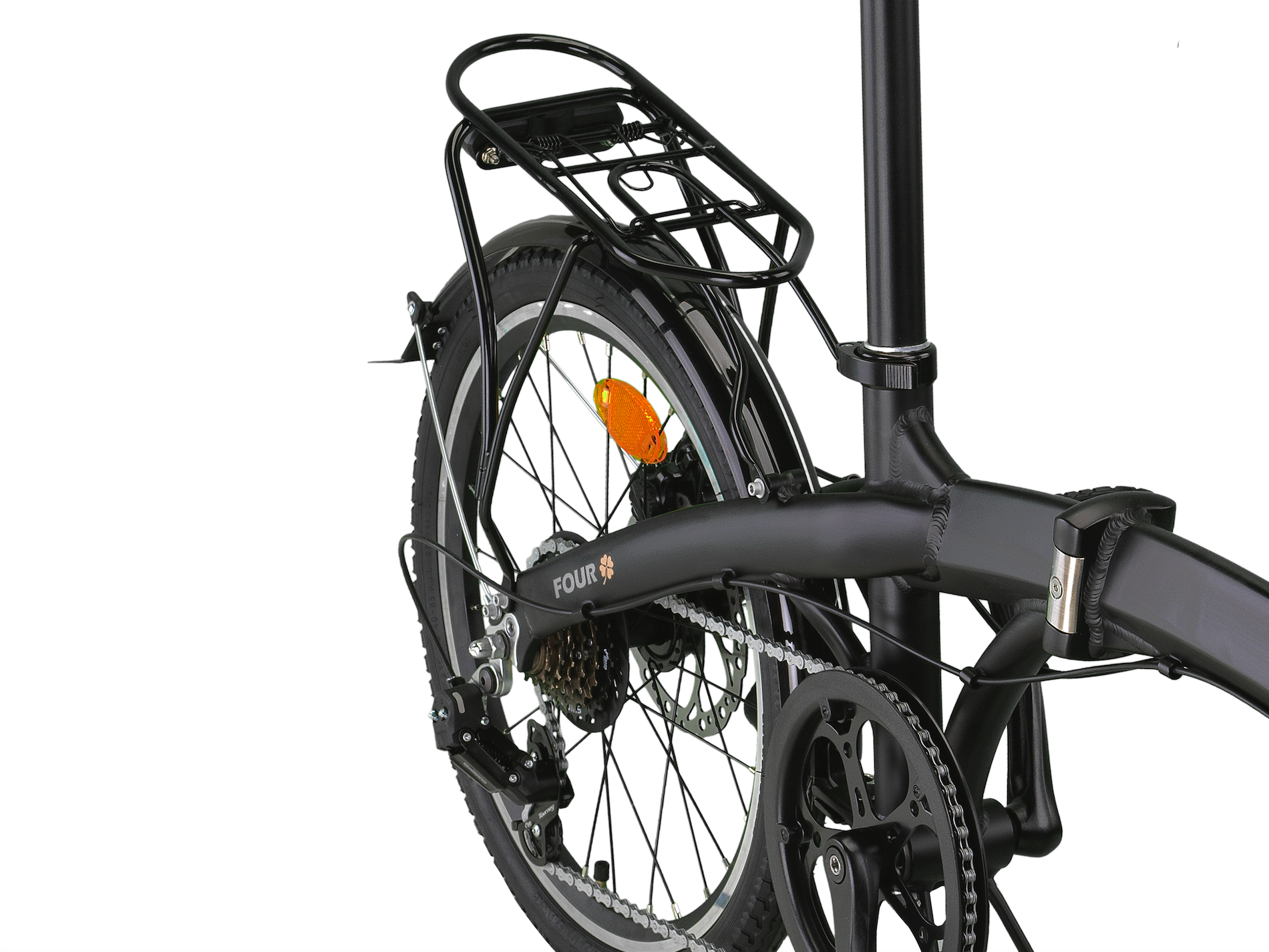 🇬🇧 English alt text:
“Side view of a black PACTO FOUR S folding bike with 20-inch wheels and Shimano 6-speed gear system, displayed against a light background.”
🇳🇱 Nederlandse alt-tekst:
“Zijaanzicht van een zwarte PACTO FOUR S vouwfiets met 20-inch wielen en Shimano 6-versnellingssysteem, afgebeeld tegen een lichte achtergrond.”