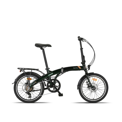 🇬🇧 English alt text:
“Side view of a black PACTO FOUR S folding bike with 20-inch wheels and Shimano 6-speed gear system, displayed against a light background.”

🇳🇱 Nederlandse alt-tekst:
“Zijaanzicht van een zwarte PACTO FOUR S vouwfiets met 20-inch wielen en Shimano 6-versnellingssysteem, afgebeeld tegen een lichte achtergrond.”